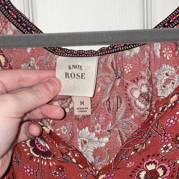 KNOX ROSE BABYDOLL VNECK TOP - Picture 5 of 9